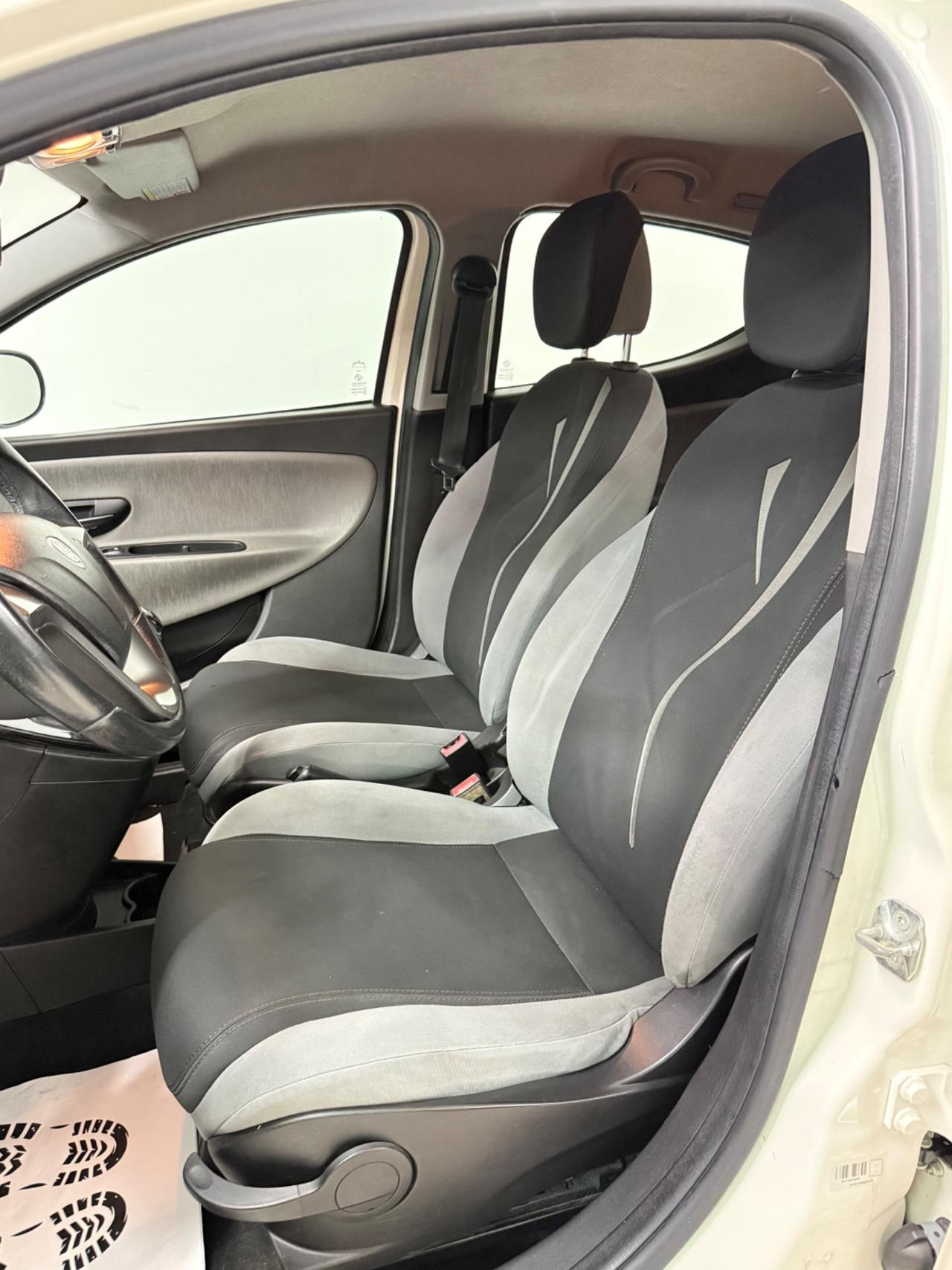 Lancia Ypsilon 1.2 69 CV 5 porte GPL Ecochic Silver