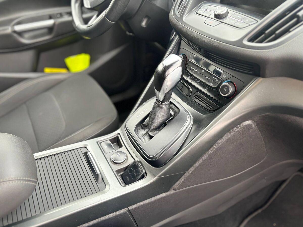 Ford Kuga 2.0 tdci Business s&s 2wd 120cv powershift my19.25
