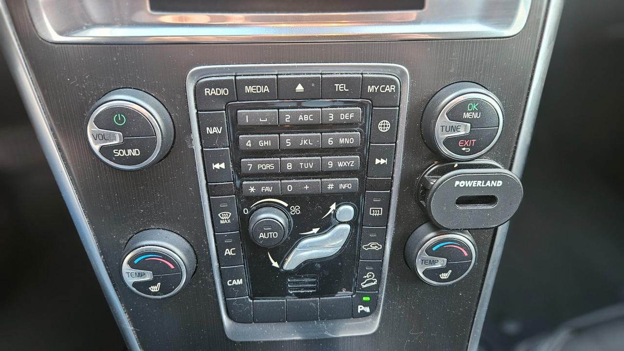 Volvo XC 60 2.4 d4 awd 181cv geartronic NAVY-CAM-SED.RISC