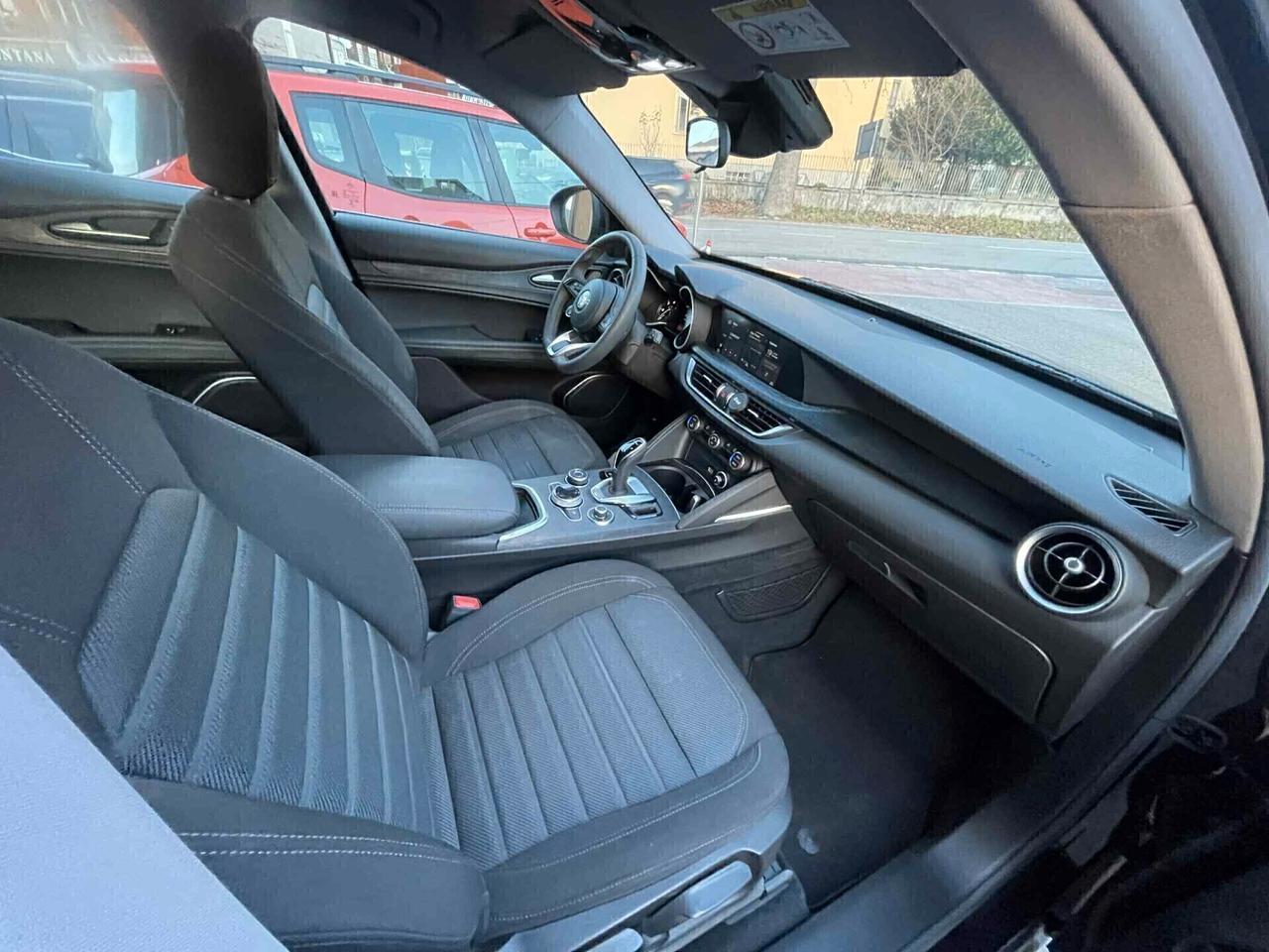 Alfa Romeo Stelvio 2.2 Turbodiesel 160 CV AT8 RWD Business