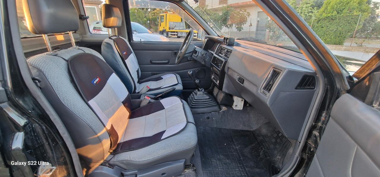 Nissan King Cab 2.5 1992