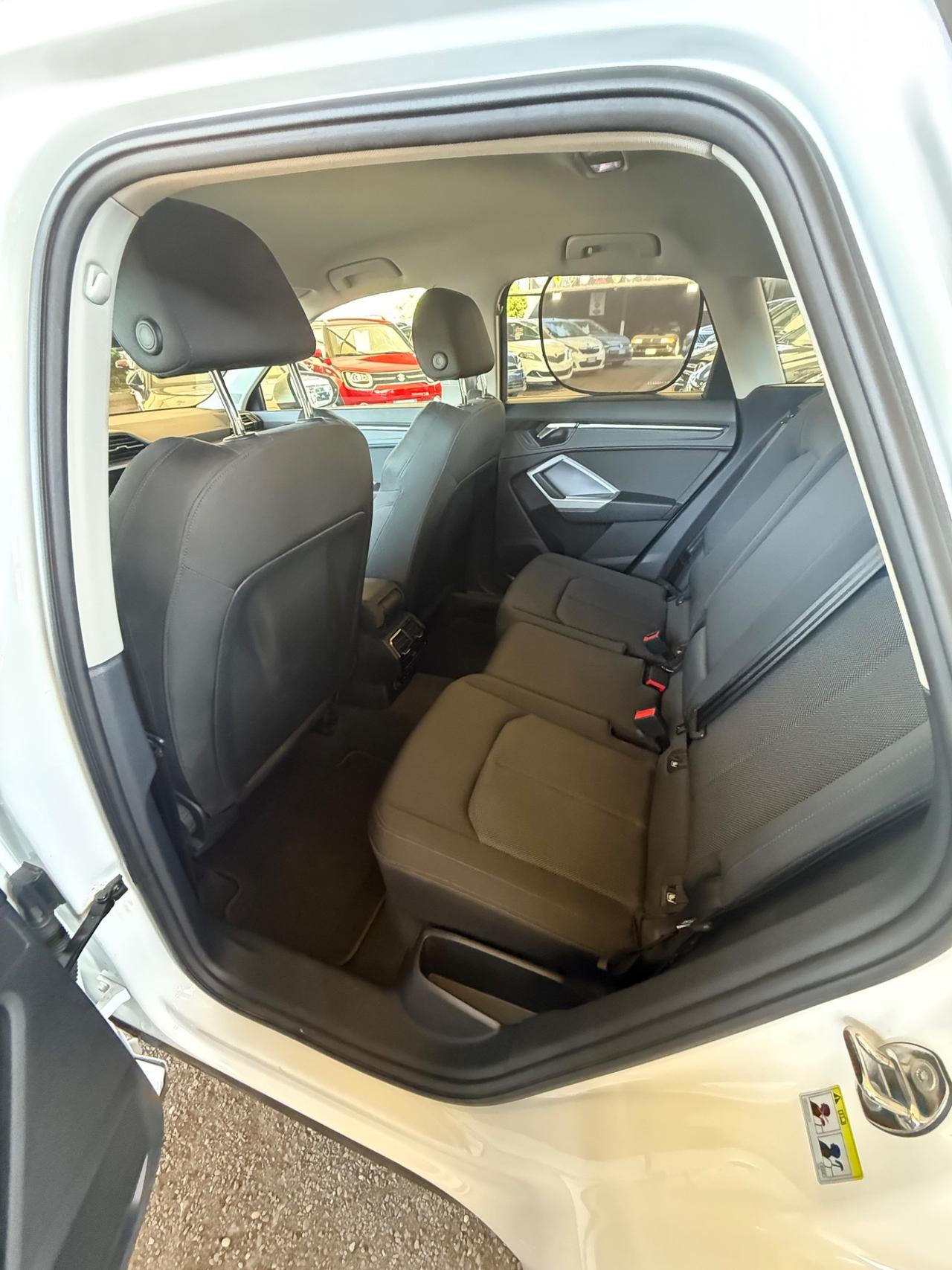 Q3 35 TFSI S tronic-S-line -unipro-rate-garanzia-