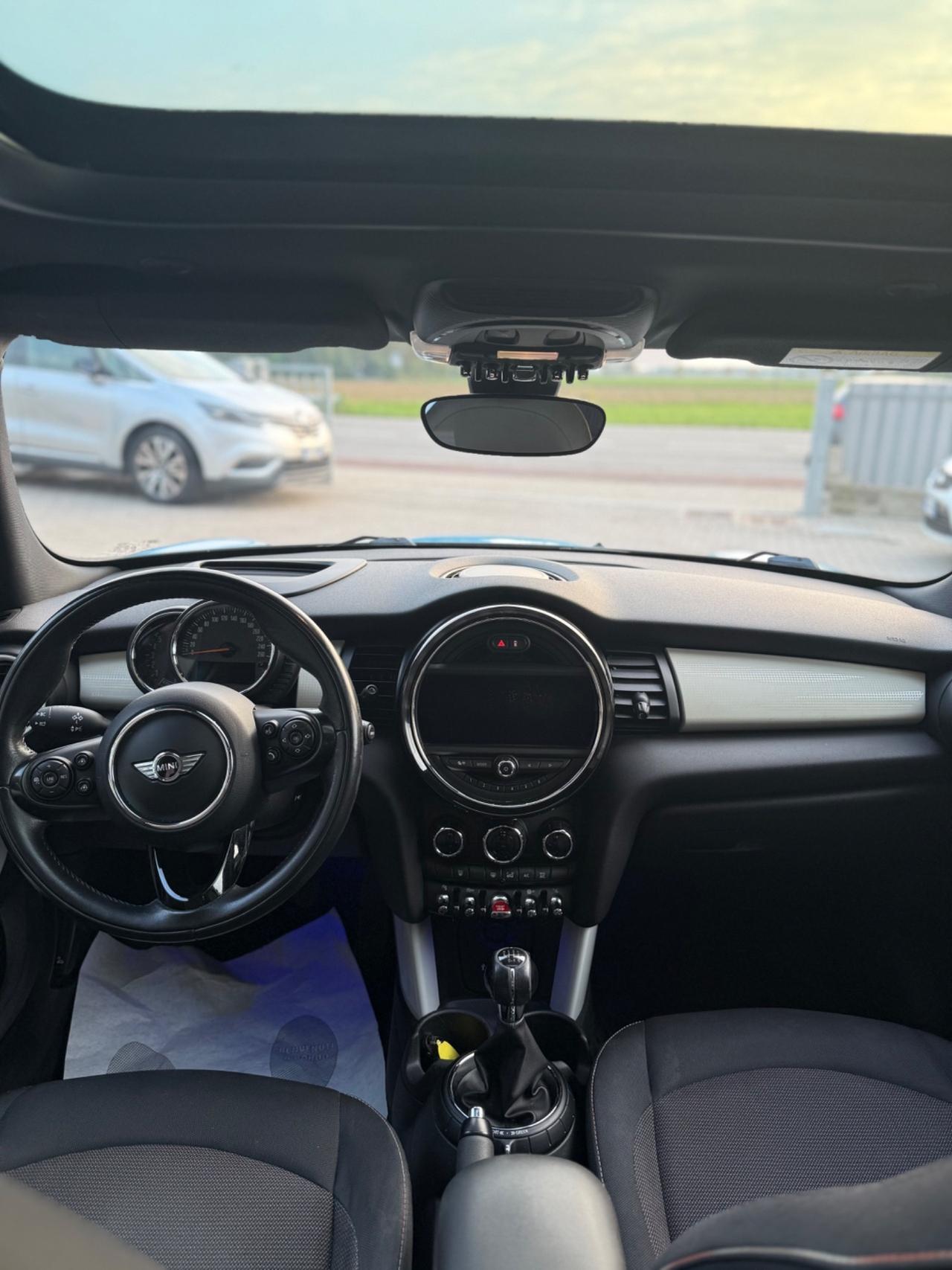 Mini 1.5 Cooper D Business XL