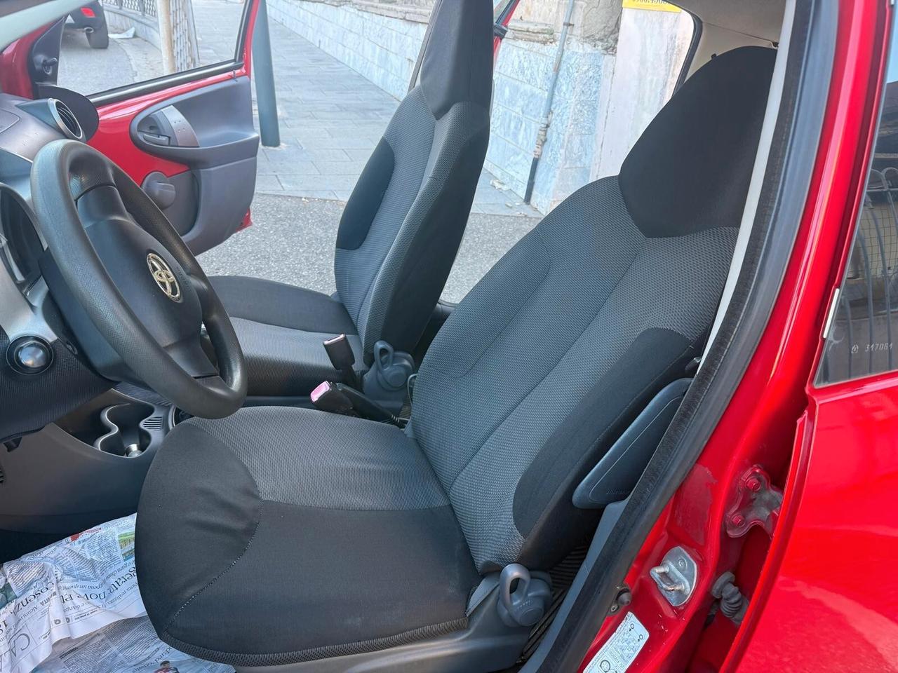 Toyota Aygo 1.0 12V VVT-i 5 porte Sol