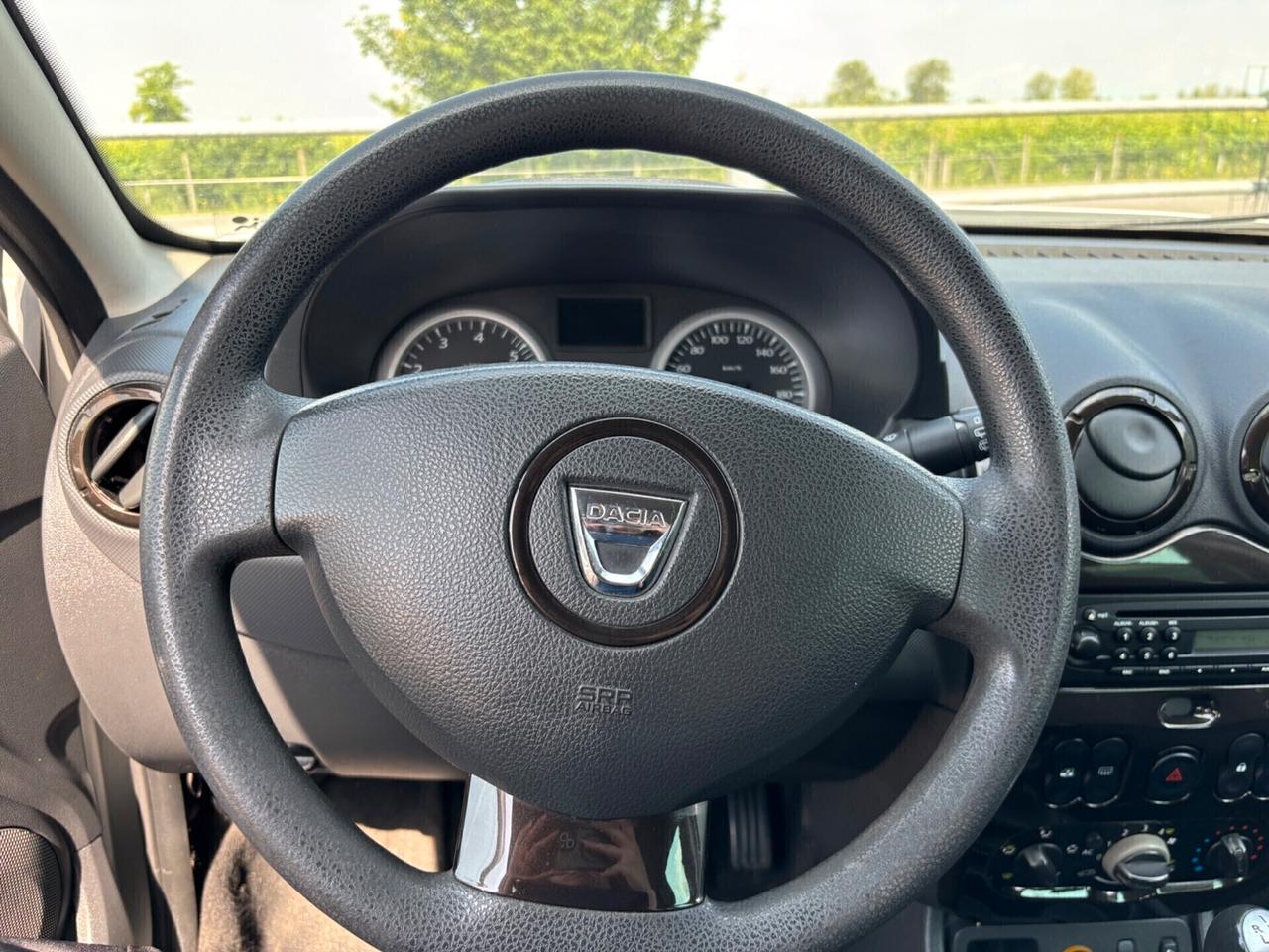 Dacia Duster 1.5 Diesel Neopatentati con gancio di traino