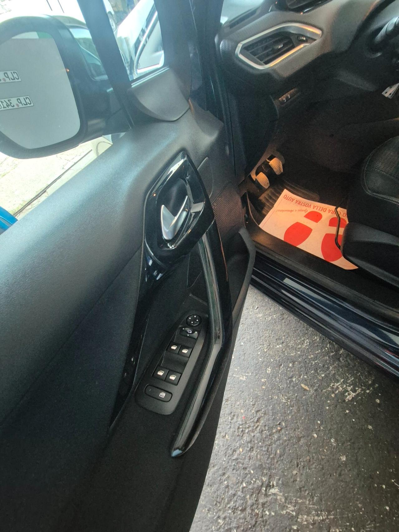 PEUGEOT 208 1.2 BENZINA RETROCAMERA