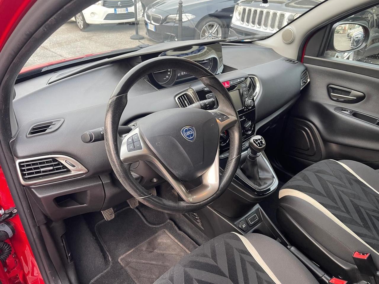 Lancia Ypsilon 1.2 69 CV 5 porte