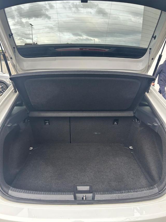 VOLKSWAGEN Taigo 1.0 TSI 110 CV DSG R-Line NEO PATENTATO