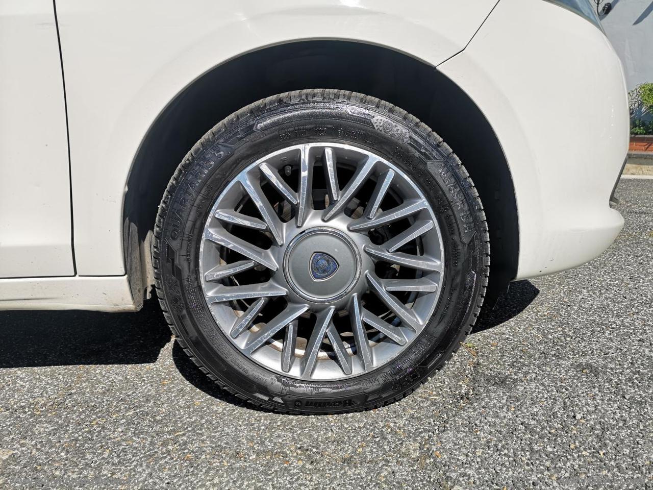 LANCIA Ypsilon 1.2 69 CV 5p. Elle RATE AUTO MOTO SCOOTER