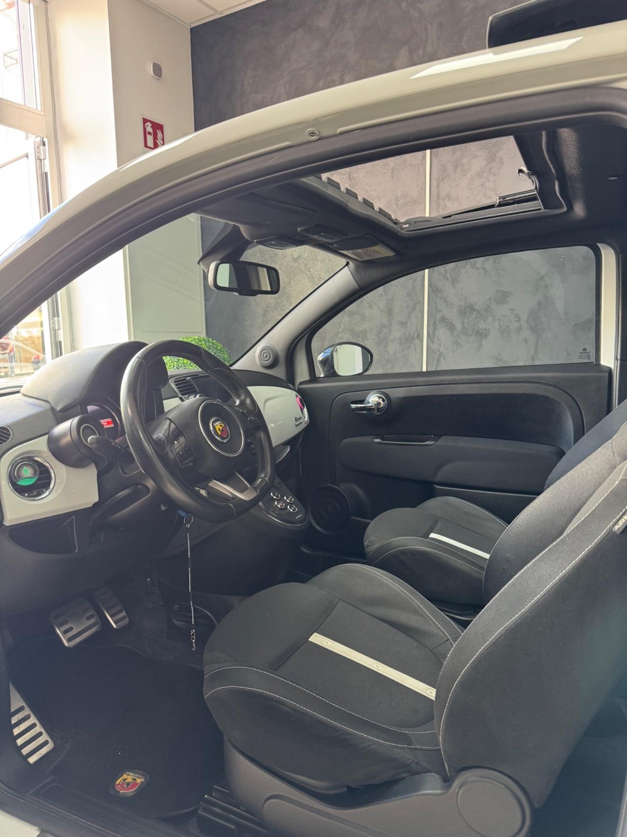 Abarth 500 C 1.4 Turbo T-Jet Custom