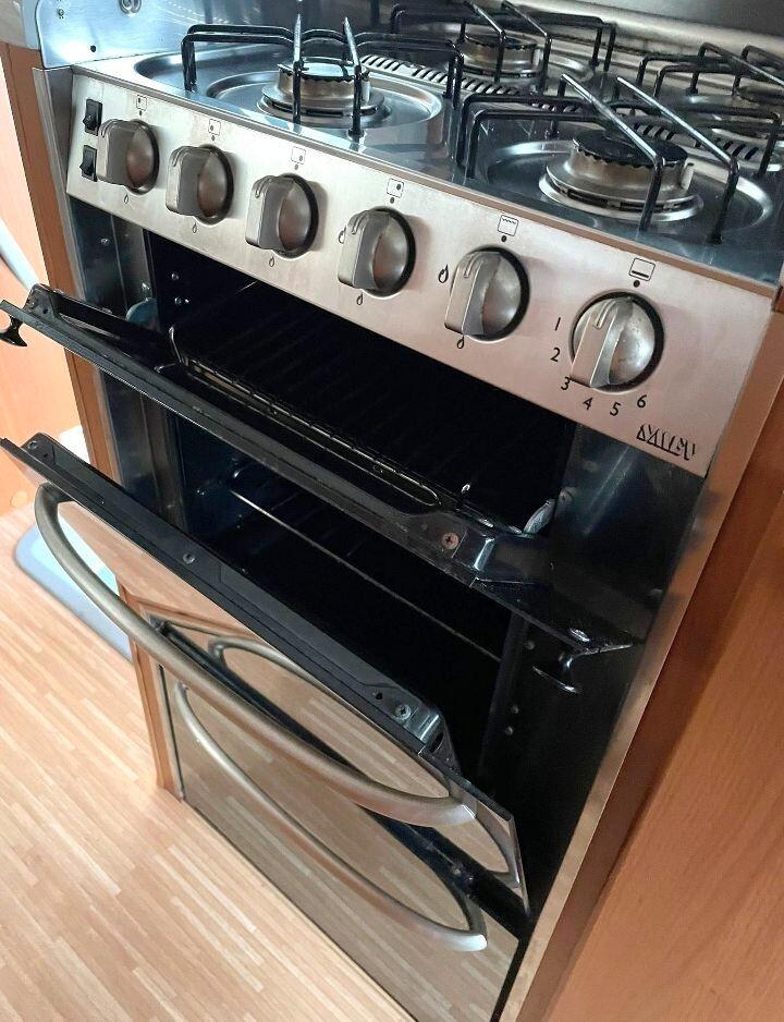 Mclouis TANDY 640