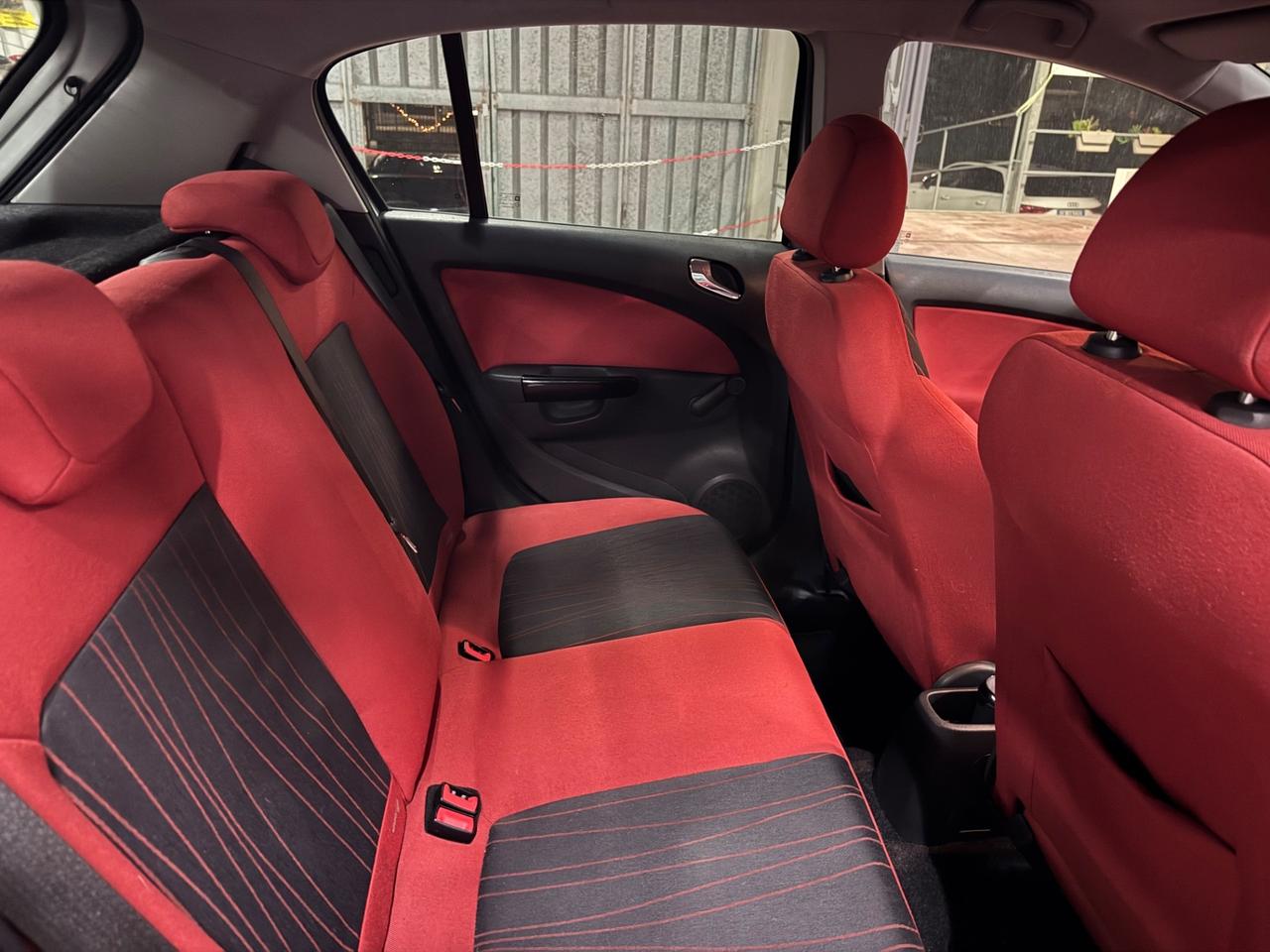 Opel Corsa 1.2 5 porte edition