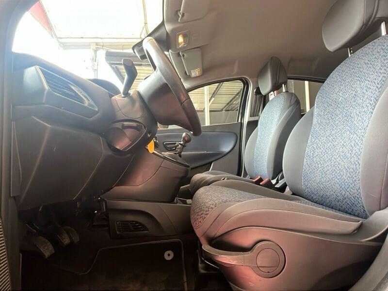 Lancia Ypsilon 1.0 FireFly 70cv Hybrid Silver