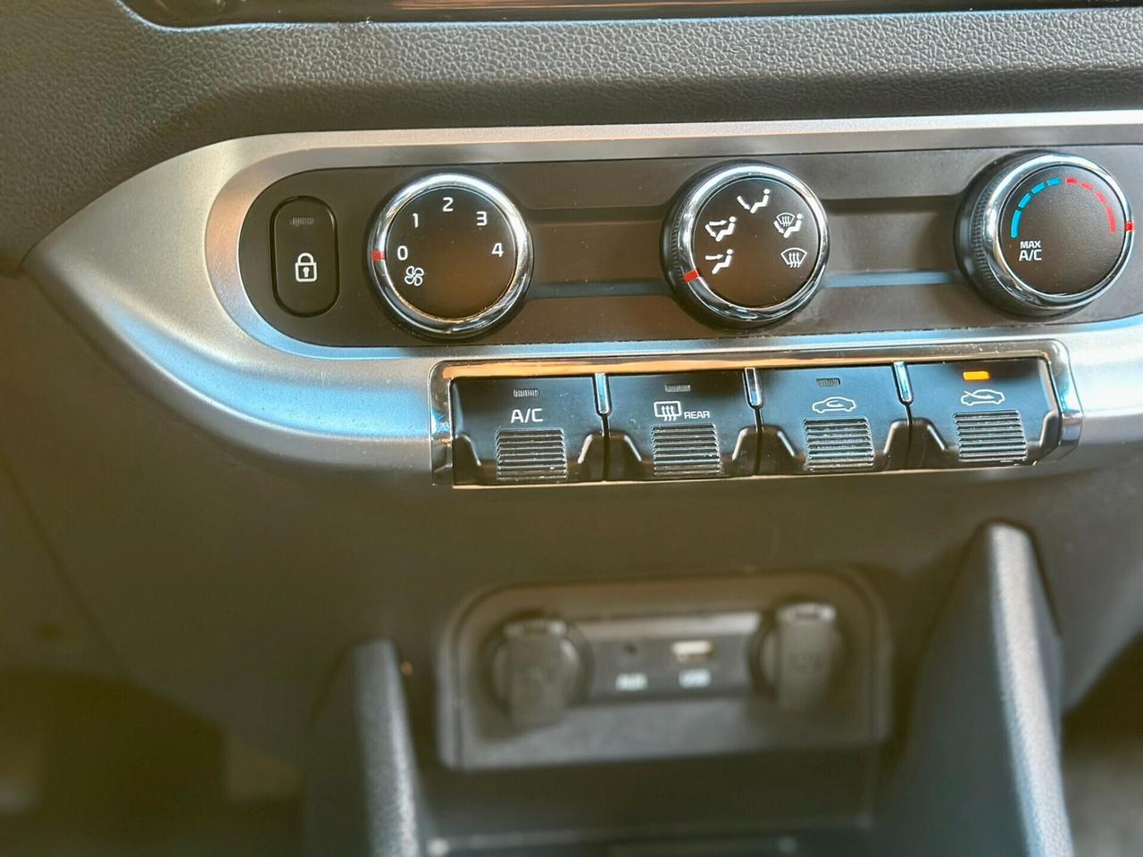 Kia Rio 1.1 CRDi 5 P OK neopatentati
