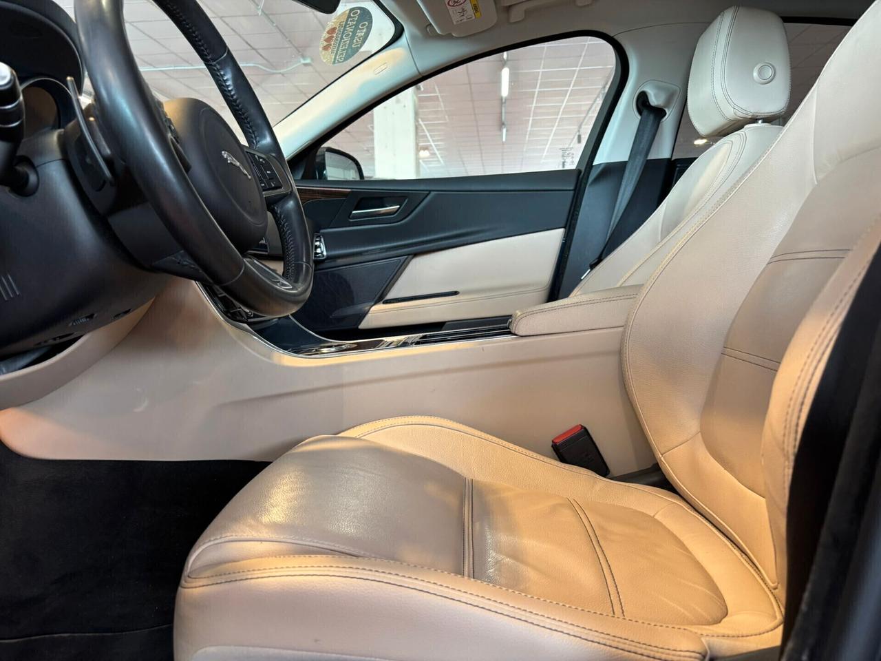 Jaguar XE PRESTIGE 2.0 200 CV aut. 51000 KM.