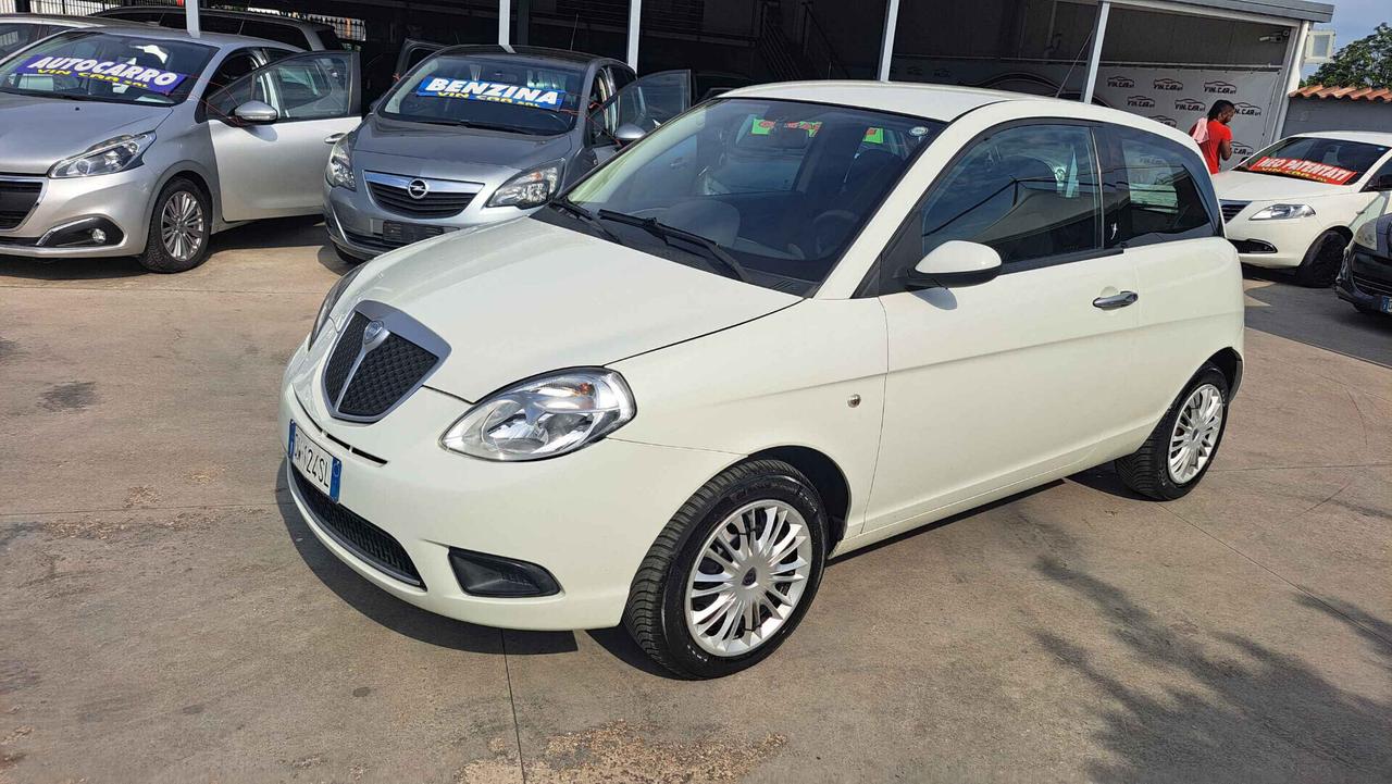 Lancia Ypsilon 1.3 Multijet 75 CV