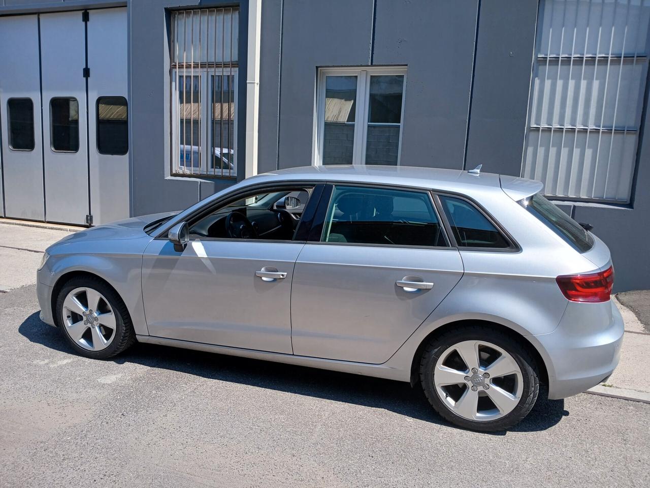 Audi A3 SPB 1.6 TDI clean diesel S tronic Ambition*EURO6*NAVI*CERCHI