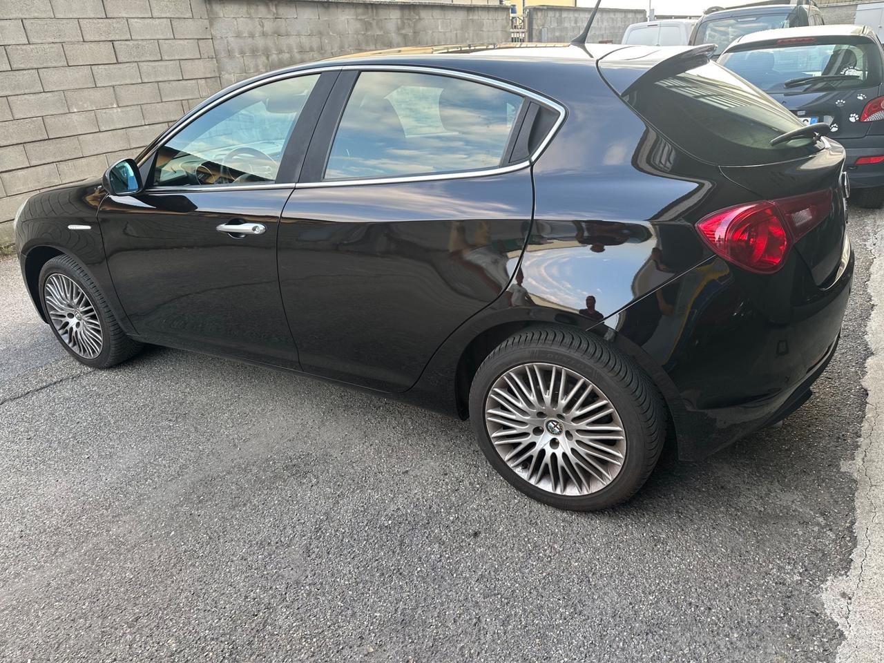 Alfa Romeo Giulietta 1.6 JTDm NEOPATENTATI