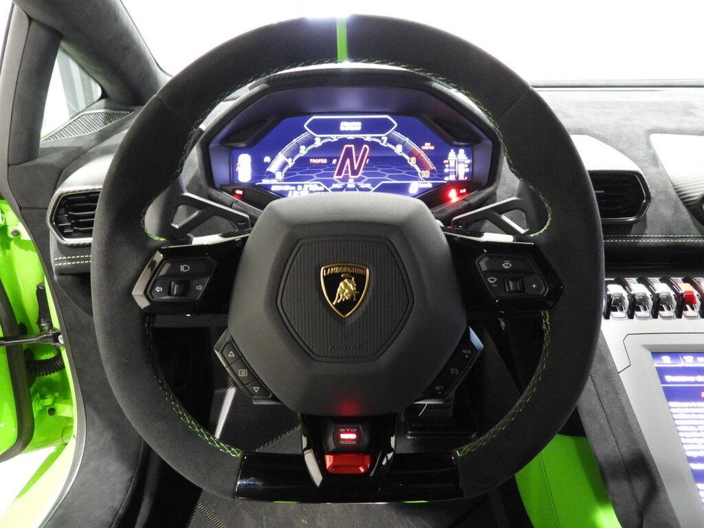 Lamborghini Huracan Coupe 5.2 STO RWD