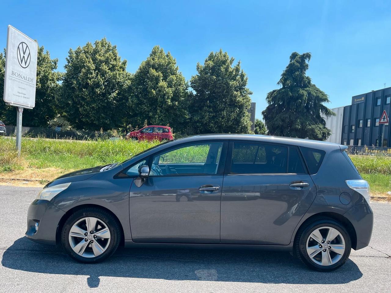 Toyota Verso 1.6 D-4D **7POSTI**