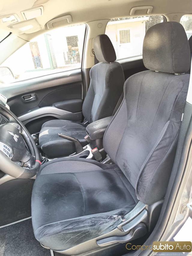 MITSUBISHI Outlander 2.0 DI-D Instyle 7 p.ti DPF
