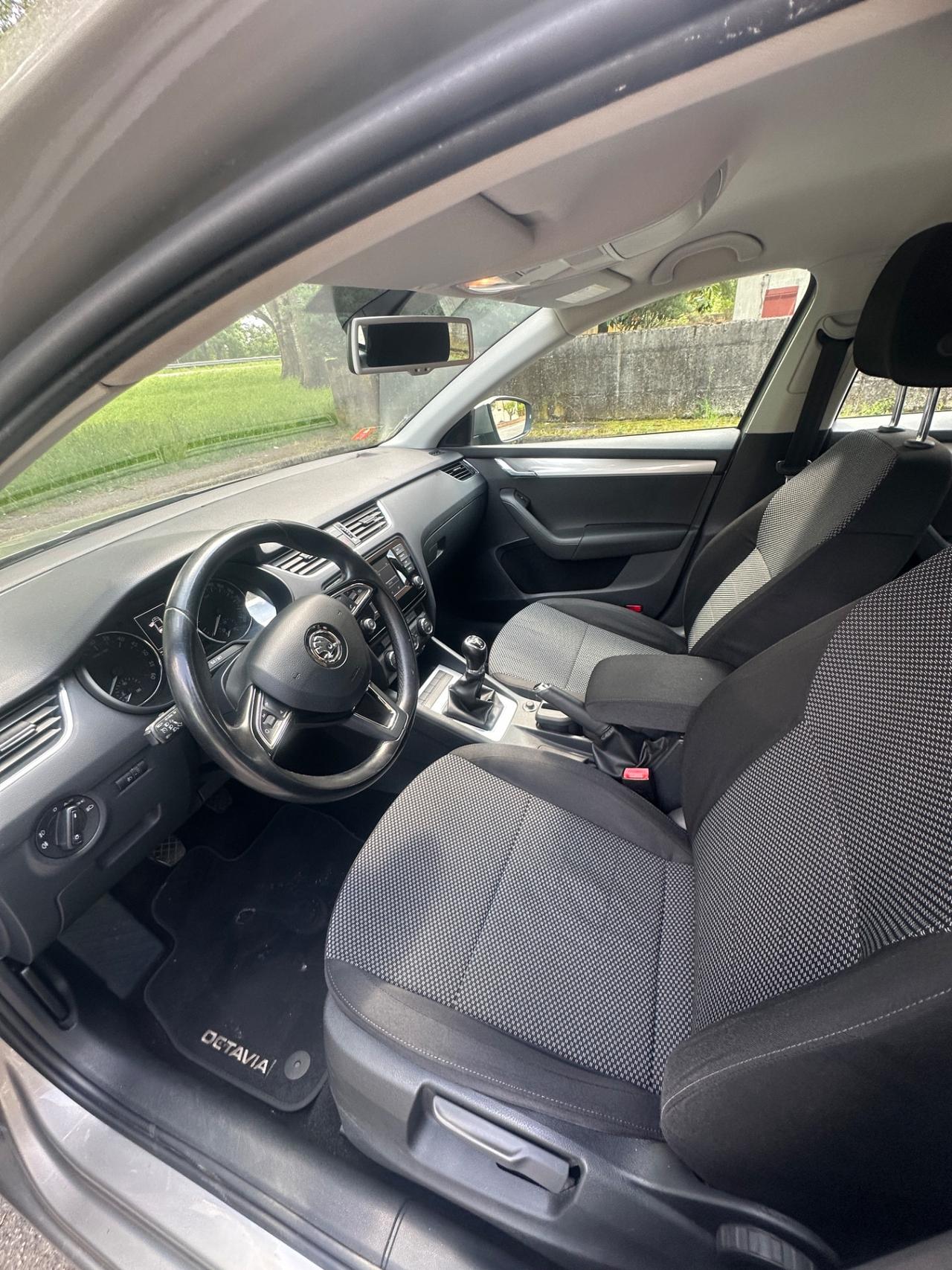 Skoda Octavia 1.6 TDI CR 105 CV Elegance