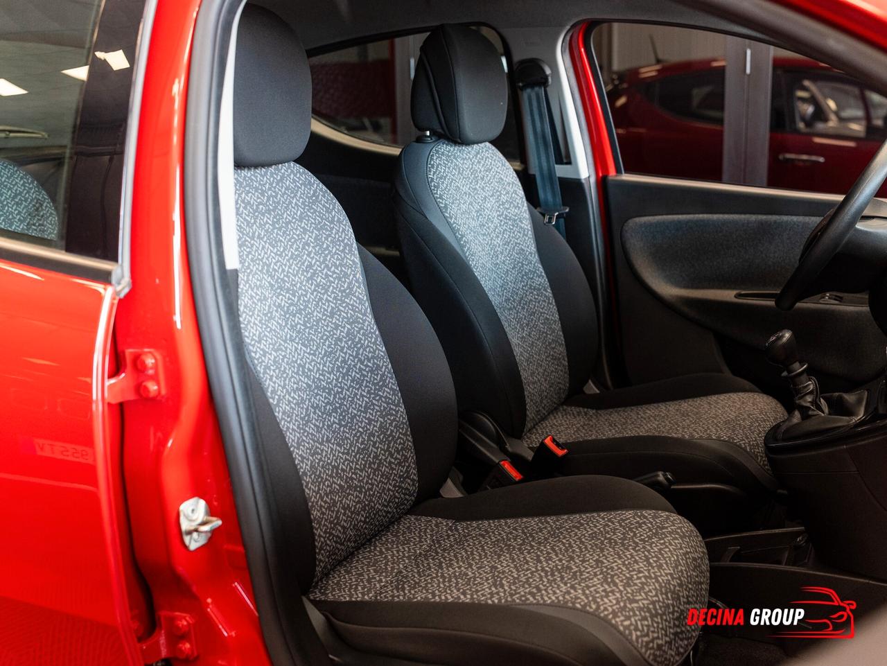 Lancia Ypsilon 1.0 FireFly Hybrid Silver 70 cv