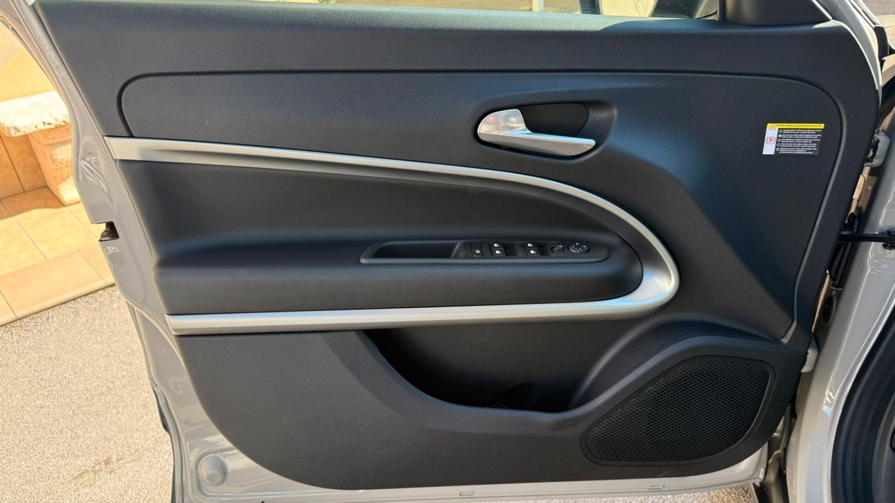 JEEP AVENGER BEV SUMMIT KM0 2026 TETTO APRIBILE