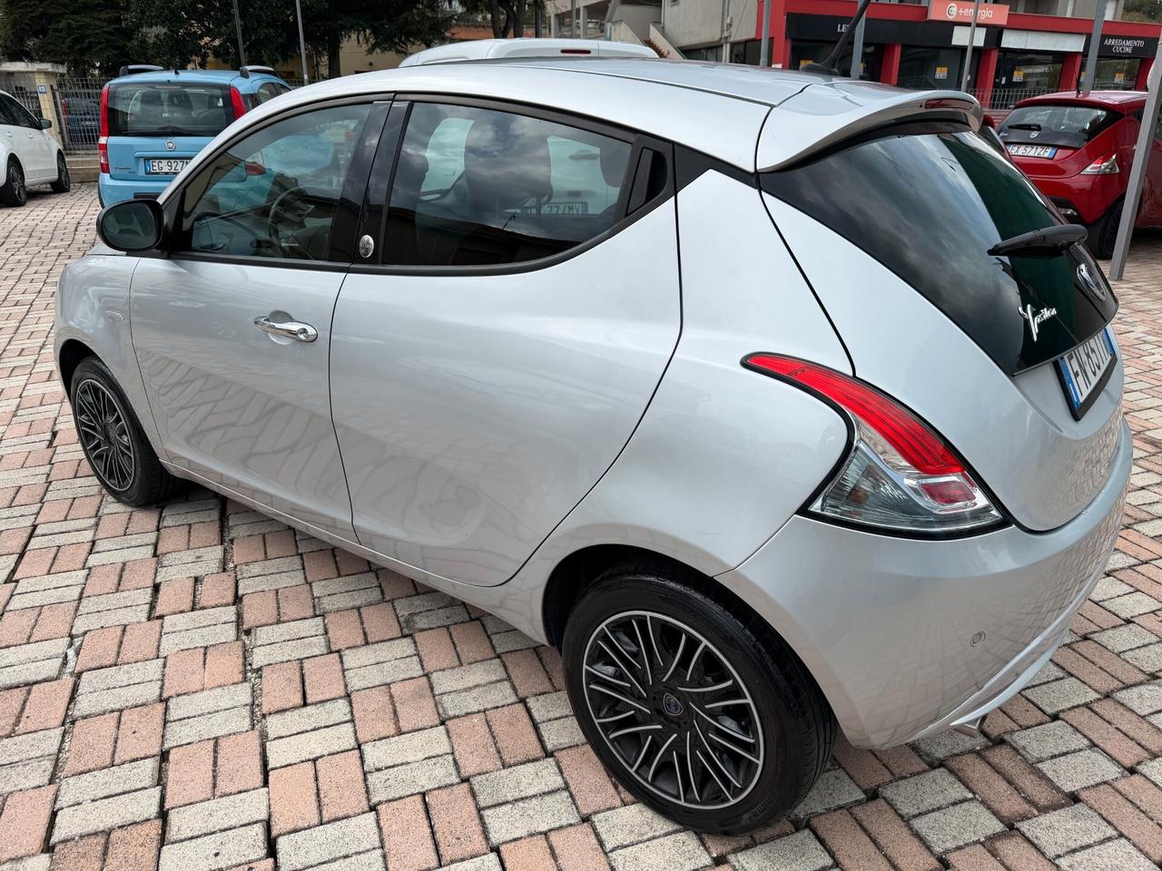Lancia Ypsilon 1.2 69 CV 5 porte GPL Ecochic Platinum