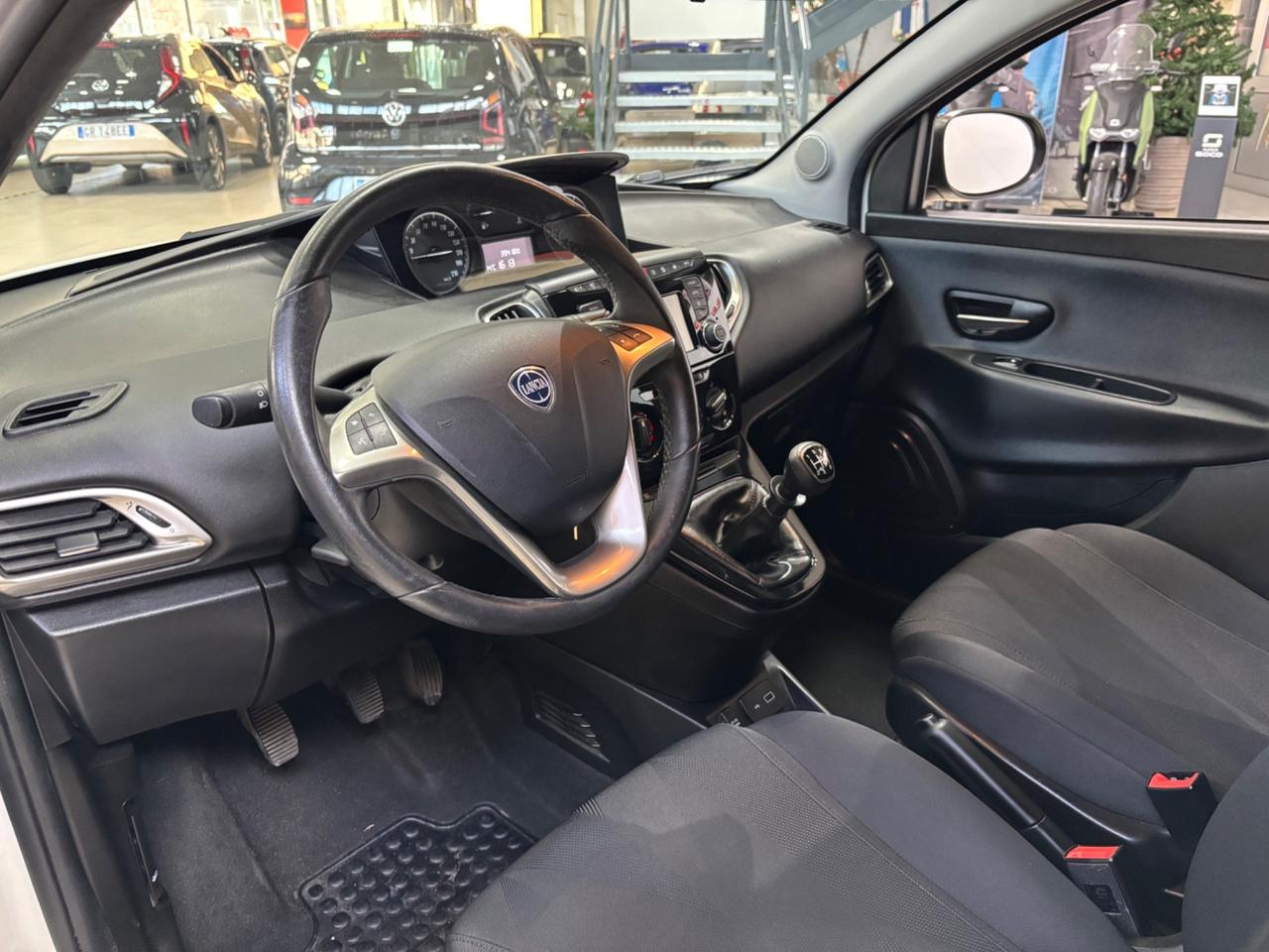 Lancia Ypsilon 1.2 69 CV 5 porte S&S Gold
