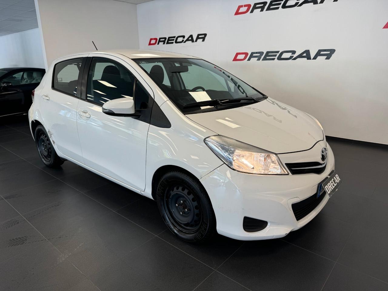 Toyota Yaris 1.4 D-4D 5 porte MECCANICA OK CARROZZERIA DA RIVEDERE