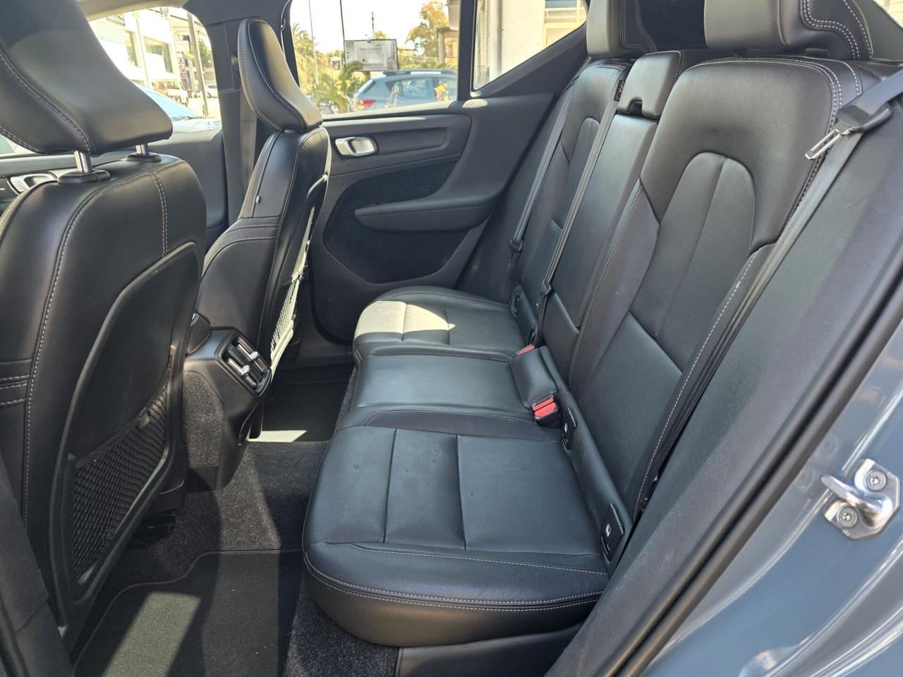 Volvo XC40 D3 R-design Tettuccio apr. HARMAN kardon