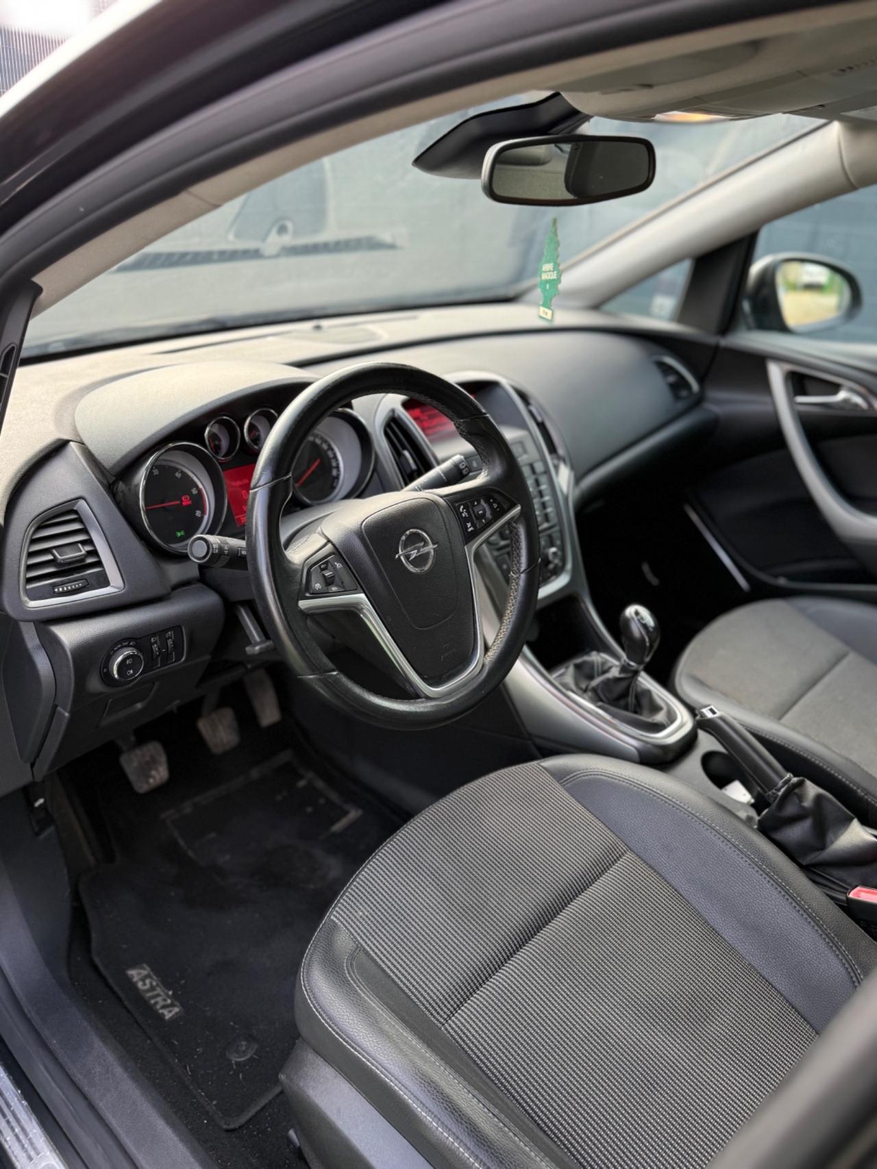 Opel ASTRA 2012 SW 1.7 DIESEL SPORTS TOURER COSMO