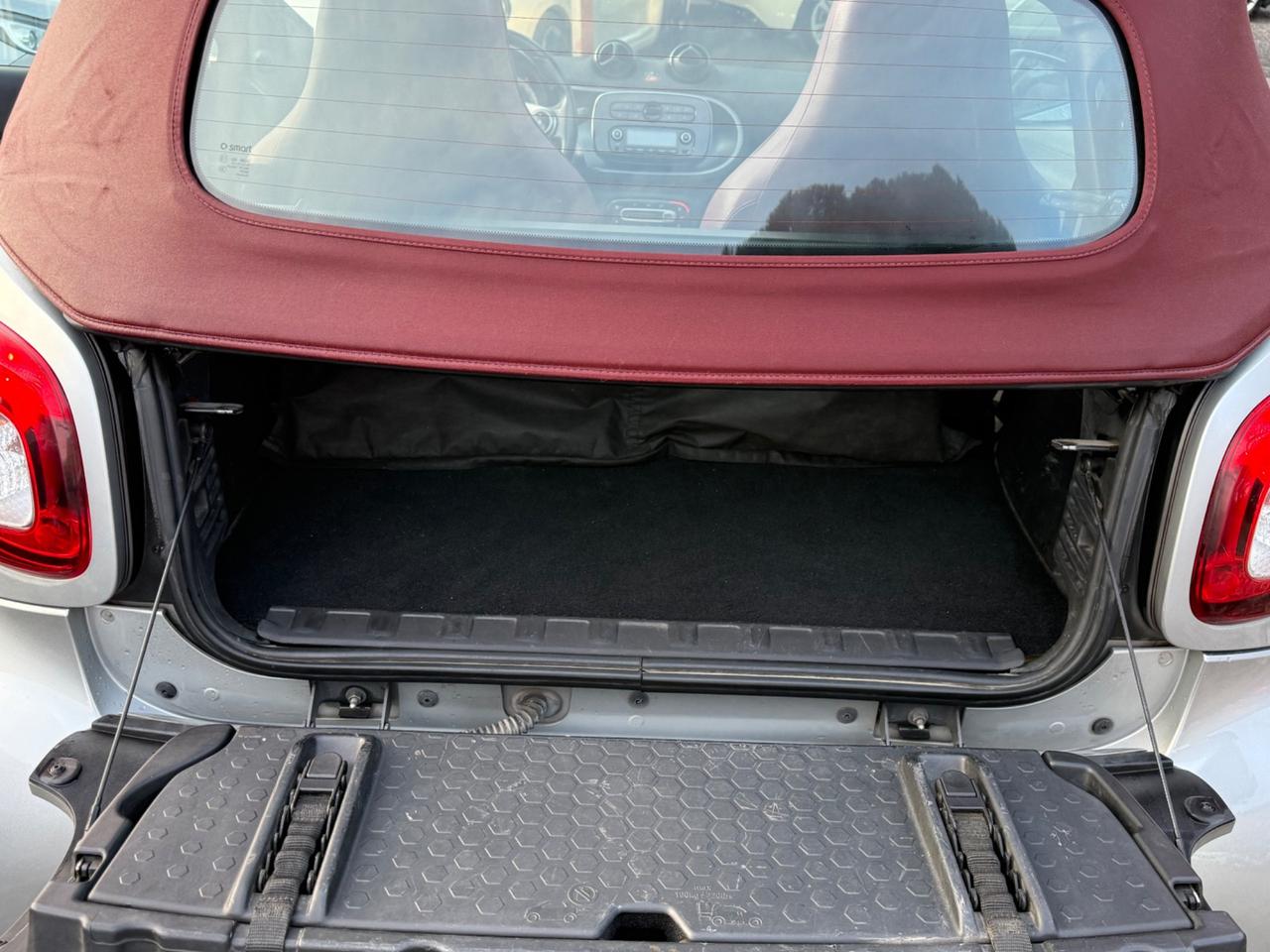 Smart 0.9 Turbo twinamic cabrio -pelle-rate-garanzia