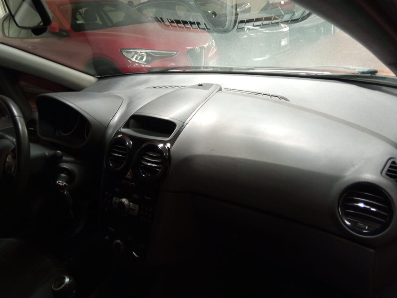 Opel Corsa 1.2 5 porte Club Benzina/Metano