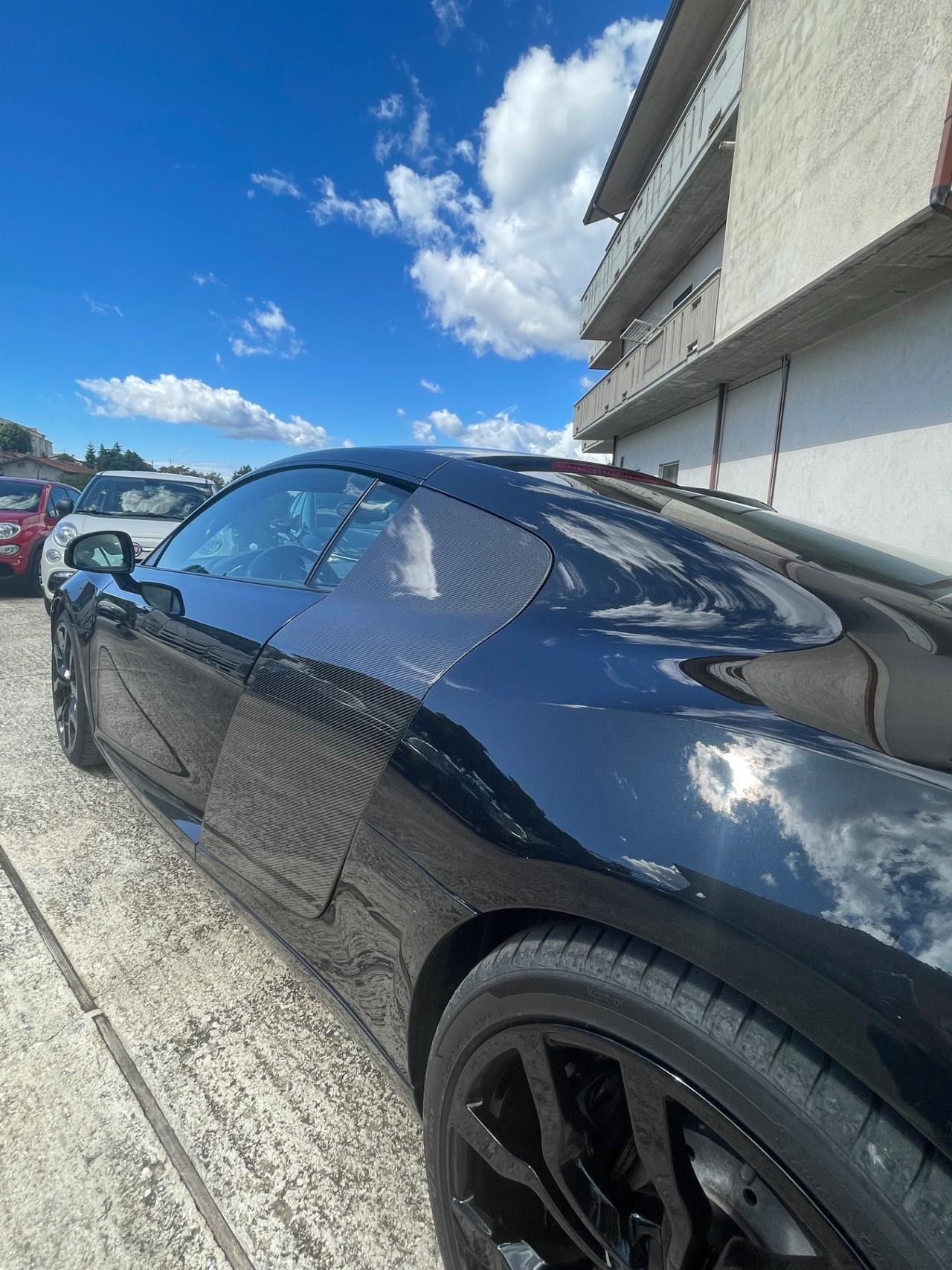 Audi R8 4.2 V8 FSI quattro R tronic