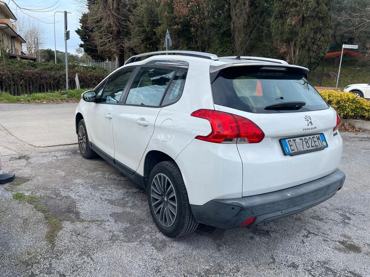 Peugeot 2008 1.2 VTi 82CV Allure