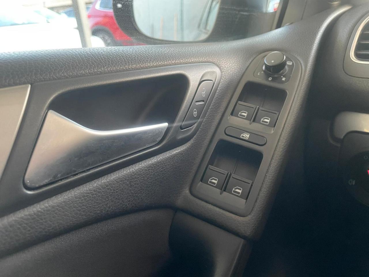 Volkswagen Golf 1.6 TDI DPF 5p. Highline