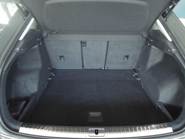 AUDI Q3 35 TDI Business Advanced