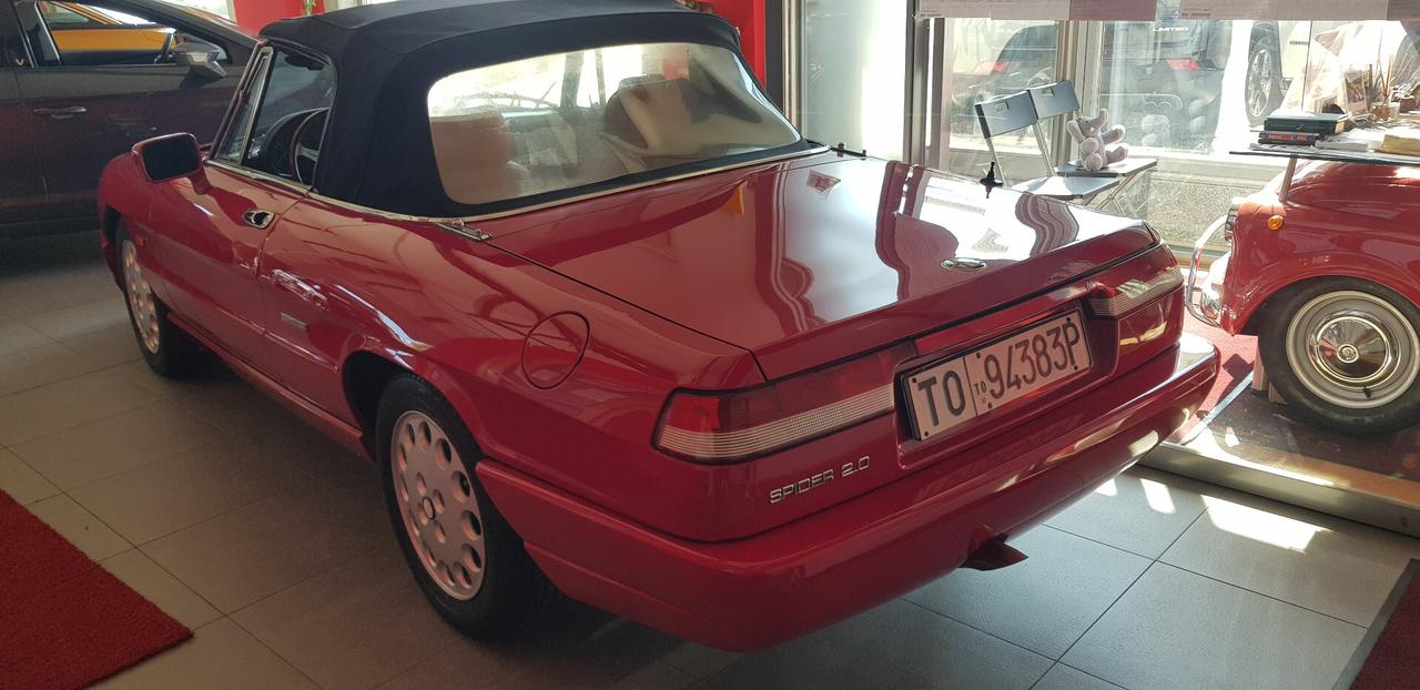 Alfa Romeo Spider 2.0i