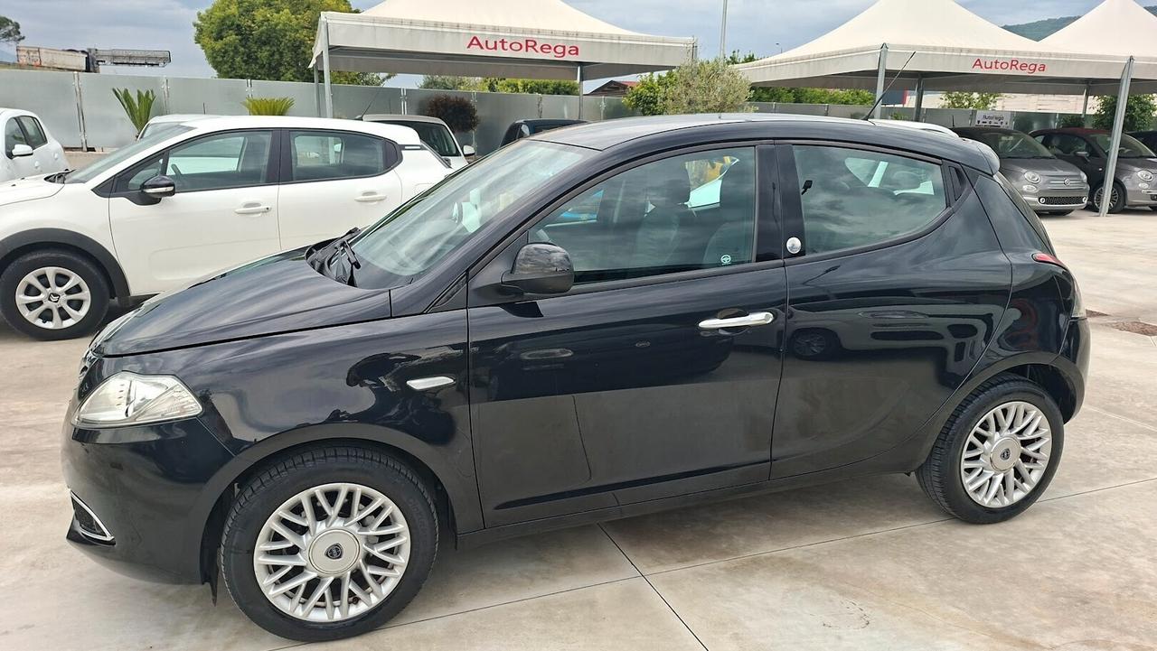 Lancia Ypsilon 1.2 69 CV GPL di serie Ecochic Gold