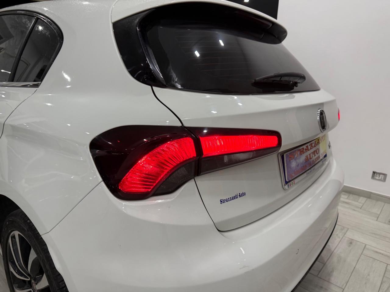 Fiat Tipo 1.6 Mjt 120cv 5P LOUNGE LED/R17 DA VETRINA2019