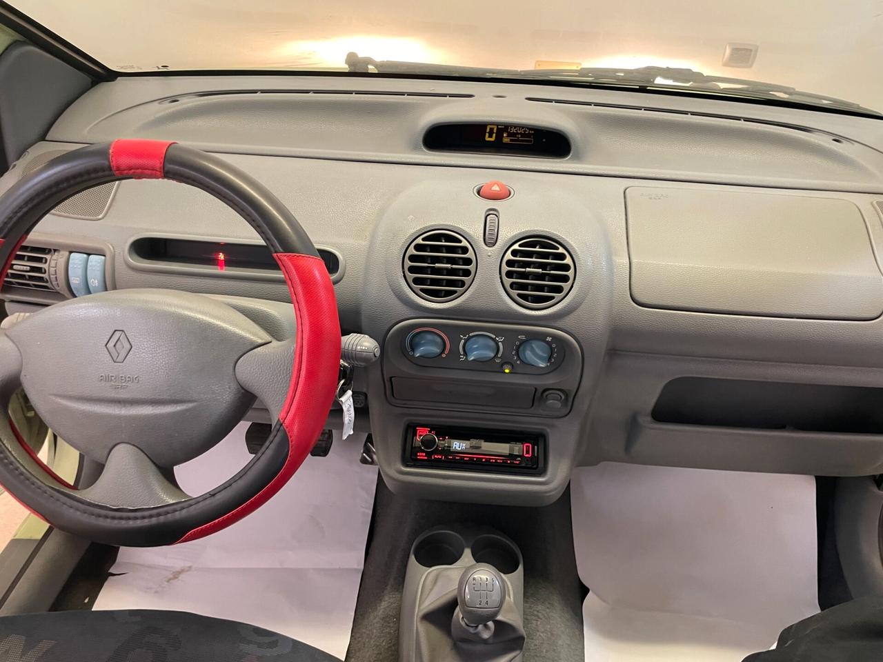 Renault Twingo 1.1 132.000KM! CLIMA,SERVOSTERZO TAGLIANDATA NEOPATENTATI