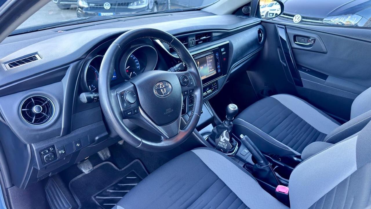 Toyota Auris 1.6 D-4D Lounge