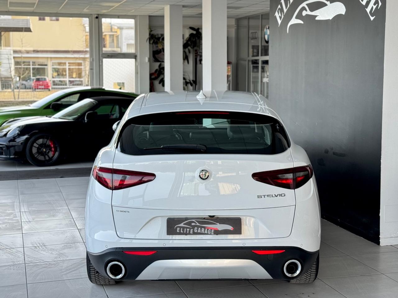 Alfa Romeo Stelvio 2.2 Turbodiesel 180 CV AT8 RWD Executive