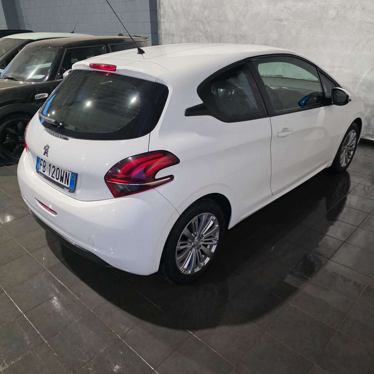 Peugeot 208 1.2 BENZINA EURO 6