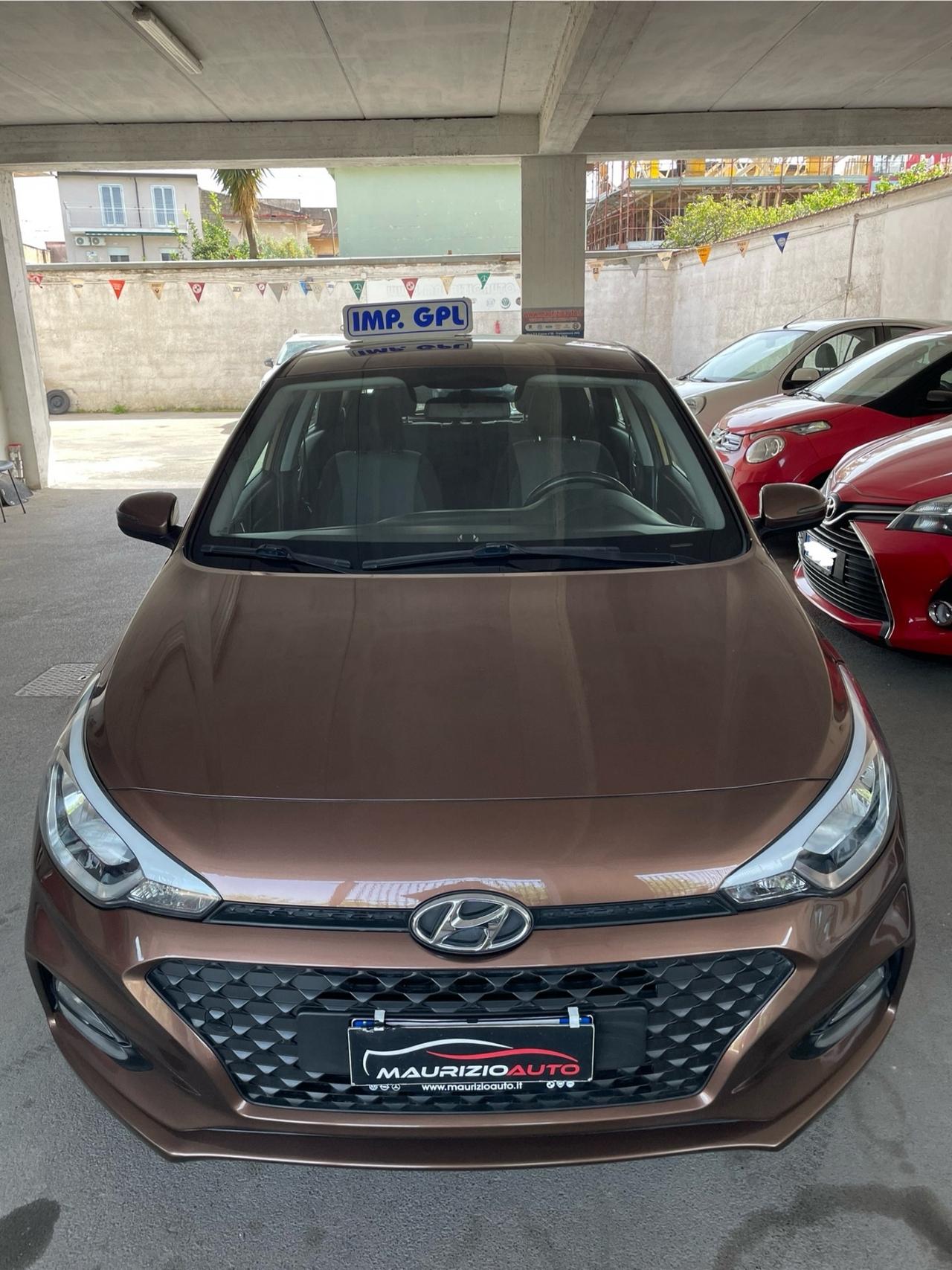 HYUNDAI I-20 GPL DI SERIE SPORT NAV RETROCAMERA ECC