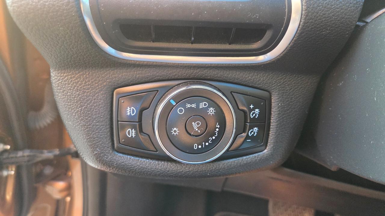 Ford B-Max 1.6 105 CV Powershift Titanium neo patentati