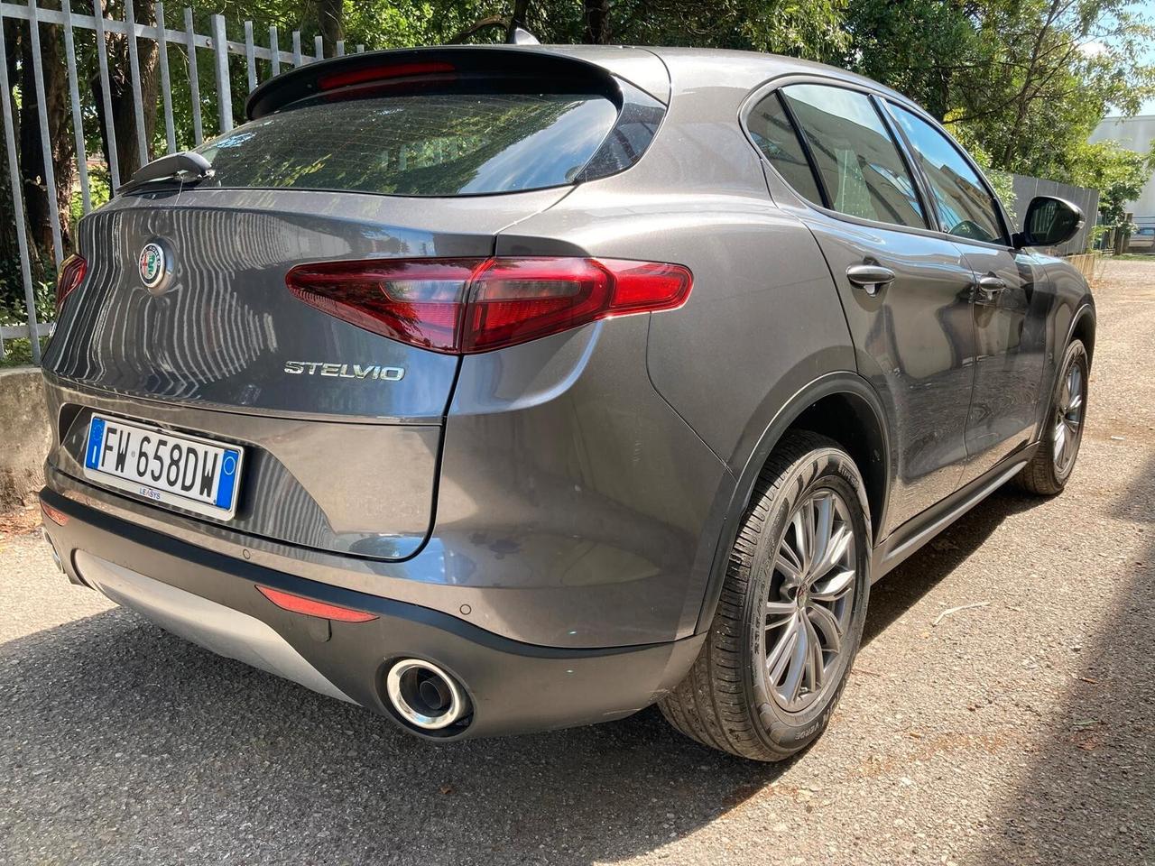 Alfa Romeo Stelvio 2.2 190cv *MOTORE NUOVO*