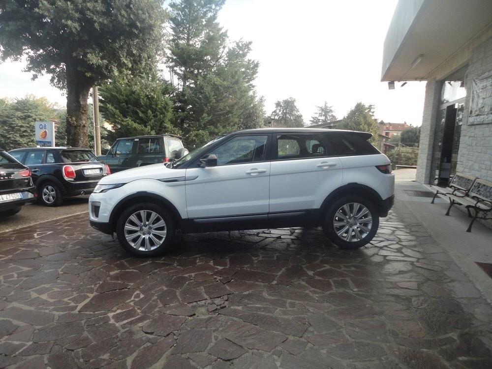 Land Rover Range Evoque 2.0 eD4 5p. Urban Attitude Edition